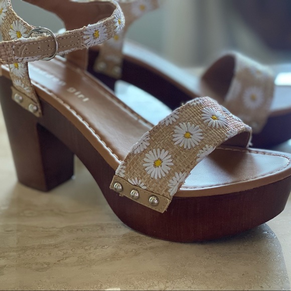 Summer chunky heels - Picture 1 of 3